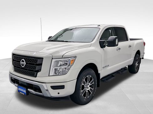 Used 2021 Nissan Titan SV w/ SV Convenience Package AWD/4WD image 1
