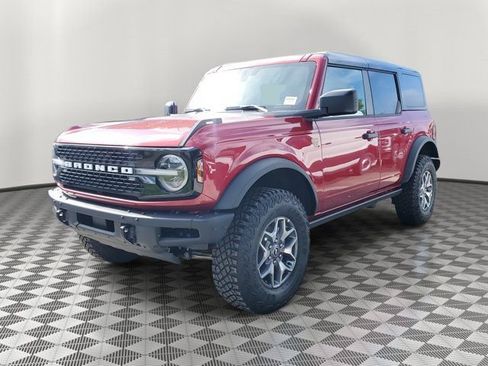 New 2025 Ford Bronco Badlands image 3