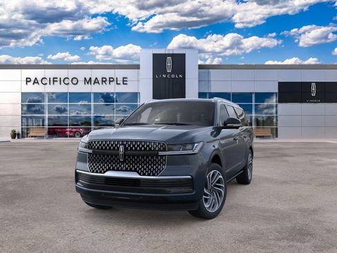 New 2026 Lincoln Navigator L Reserve AWD/4WD image 2
