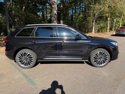 Used 2022 Lincoln Corsair Reserve w/ Equipment Group 201A image 17