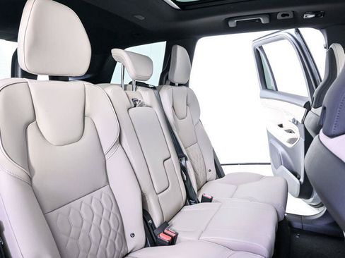 Used 2026 Volvo XC90 B6 Plus w/ Protection Package Premier AWD/4WD image 23
