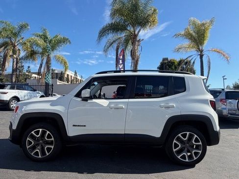 Used 2017 Jeep Renegade Latitude AWD/4WD image 6