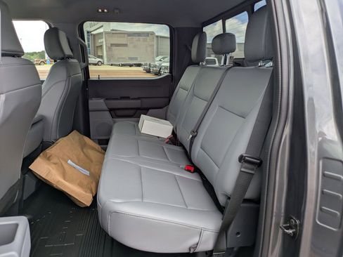 New 2026 Ford F350 4x4 Crew Cab DRW Super Duty image 9