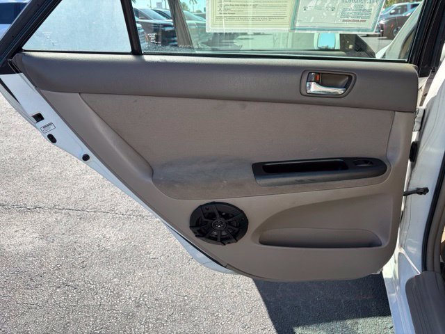 Used 2005 Toyota Camry LE FWD image 13