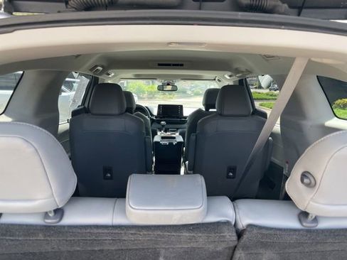 Used 2021 Toyota Sienna XLE w/ XLE Plus Package AWD/4WD image 20