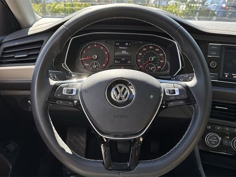Used 2021 Volkswagen Jetta SE image 48
