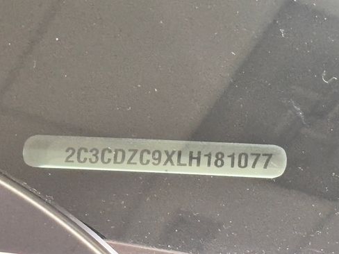 Used 2020 Dodge Challenger SRT Hellcat image 32