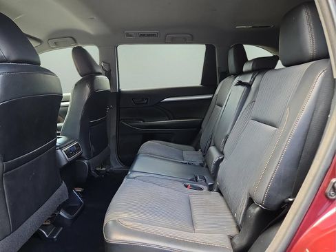 Used 2015 Toyota Highlander Plus AWD/4WD image 11
