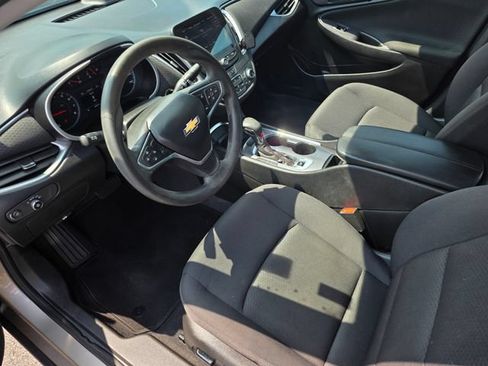 Used 2022 Chevrolet Malibu LT FWD image 17