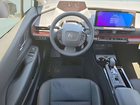 New 2026 Toyota Prius Plug-In Hybrid FWD image 10