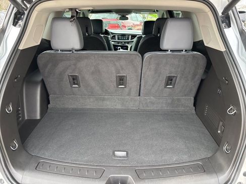 Used 2018 Buick Enclave Premium image 11