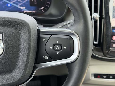 Used 2023 Volvo XC40 B5 Plus w/ Protection Package Premier AWD/4WD image 10