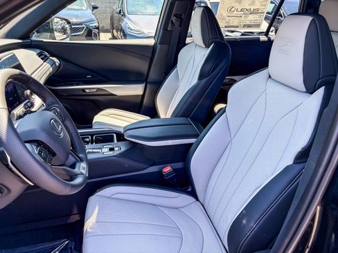 New 2026 Lexus TX 500h AWD image 18