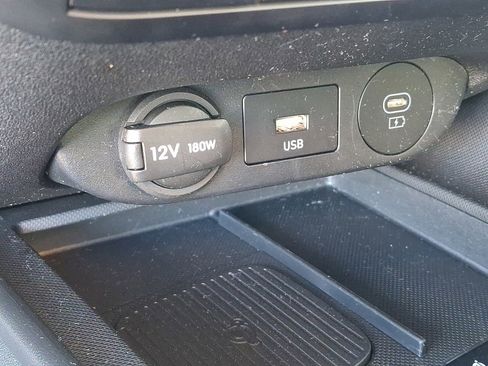 Certified 2025 Hyundai Elantra Sport image 27