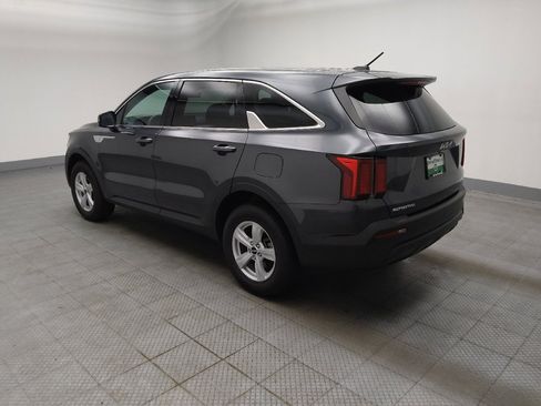 Used 2023 Kia Sorento LX AWD/4WD image 3