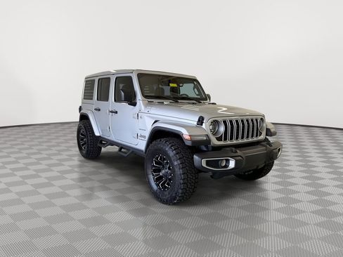 Used 2024 Jeep Wrangler Unlimited Sahara AWD/4WD image 2