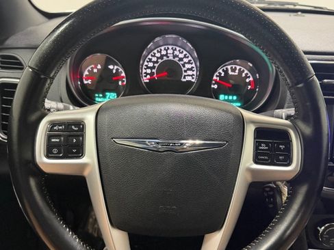 Used 2011 Chrysler 200 S FWD image 14