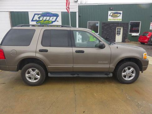 Used 2004 Ford Explorer XLT image 8