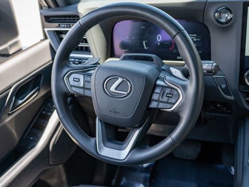 Used 2024 Lexus GX 550 w/ Accessory Package (2T) AWD/4WD image 22