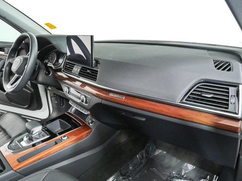 Used 2023 Audi Q5 2.0T Premium w/ Convenience Package AWD/4WD image 23