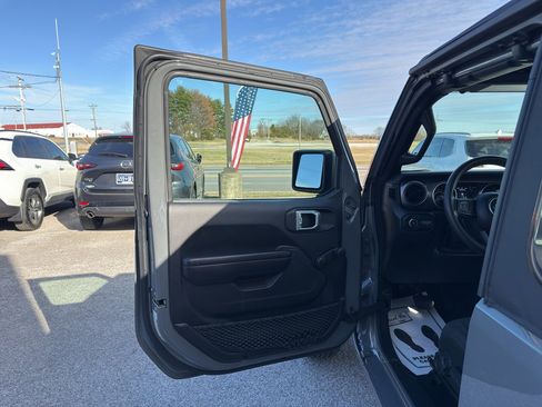 Used 2021 Jeep Wrangler Sport image 16