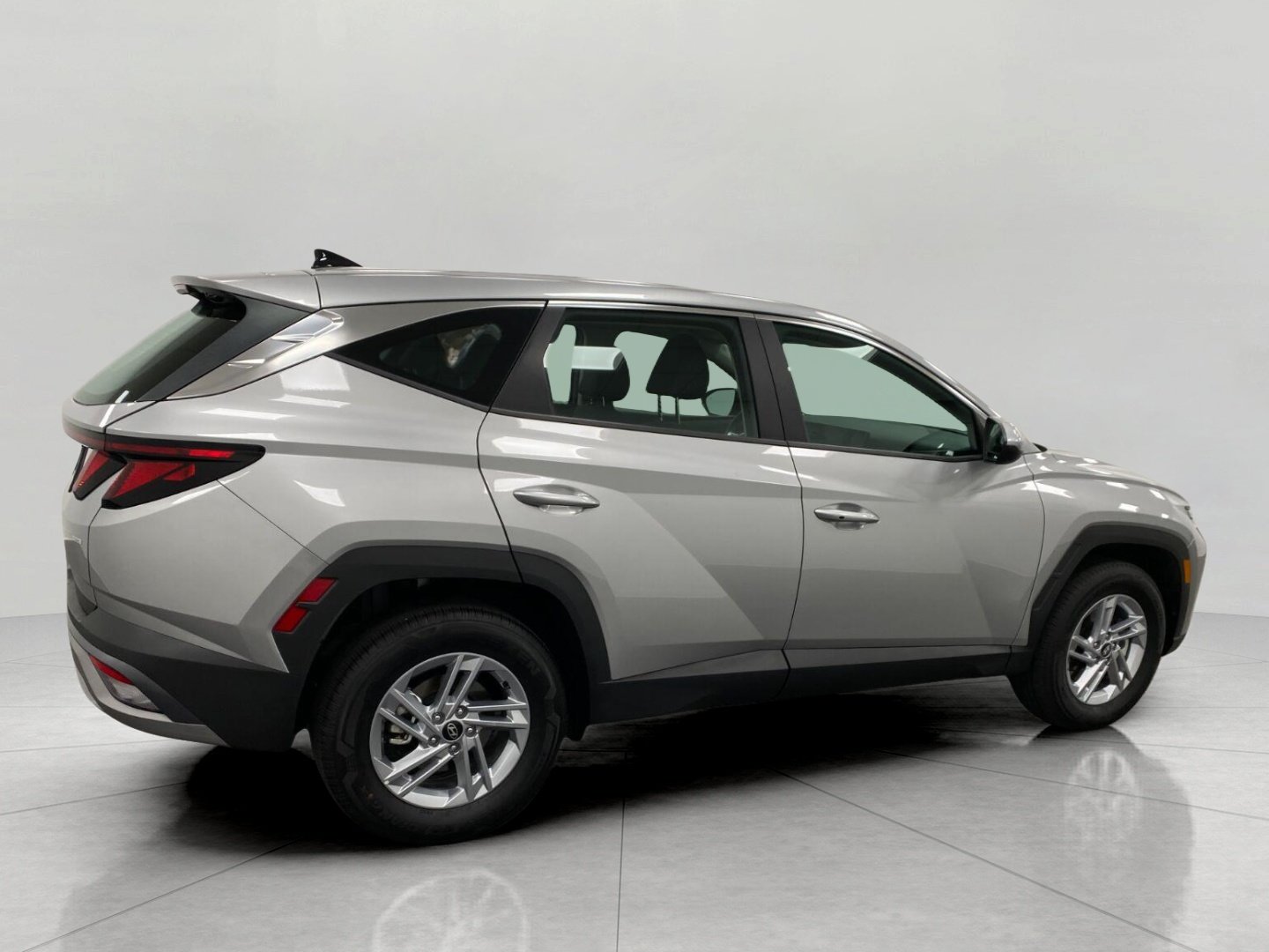 Certified 2026 Hyundai Tucson SE AWD/4WD image 2