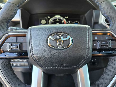 Used 2025 Toyota Sequoia Platinum AWD/4WD image 27