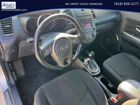 Used 2013 Kia Soul + FWD image 16