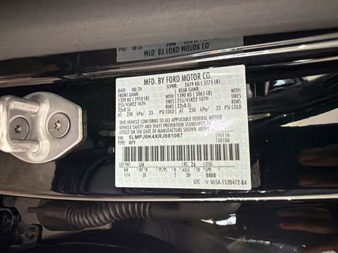 Used 2024 Lincoln Nautilus Reserve w/ Equipment Group 202A AWD/4WD image 11