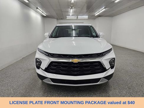 Used 2026 Chevrolet Blazer LT FWD image 2