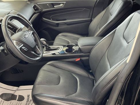 Used 2018 Ford Edge Titanium w/ Technology Package AWD/4WD image 8