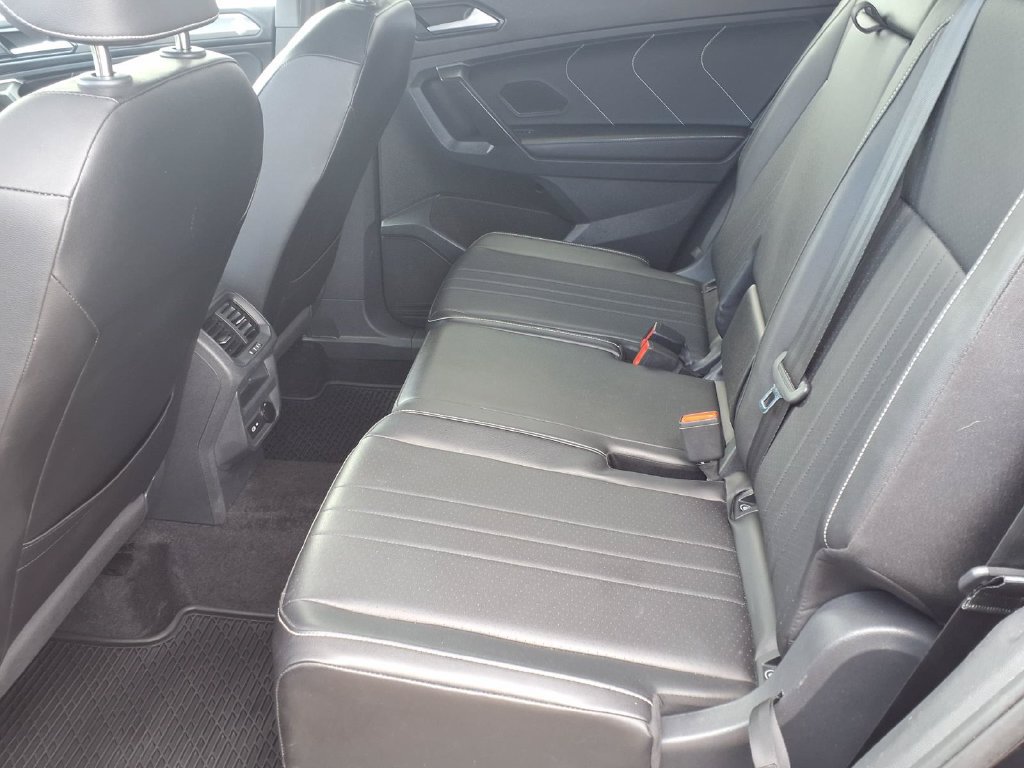 Used 2024 Volkswagen Tiguan SE R-Line FWD image 13