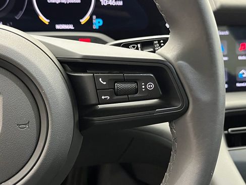 Used 2022 Porsche Taycan image 14