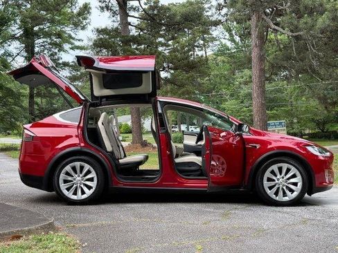 Used 2017 Tesla Model X 75D AWD/4WD image 36