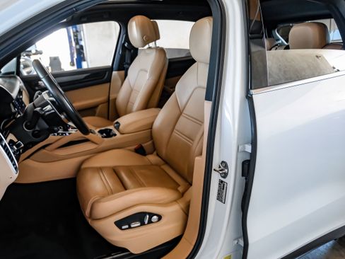 Used 2019 Porsche Cayenne AWD/4WD image 33