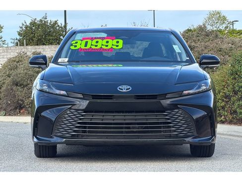 Used 2025 Toyota Camry LE FWD image 9