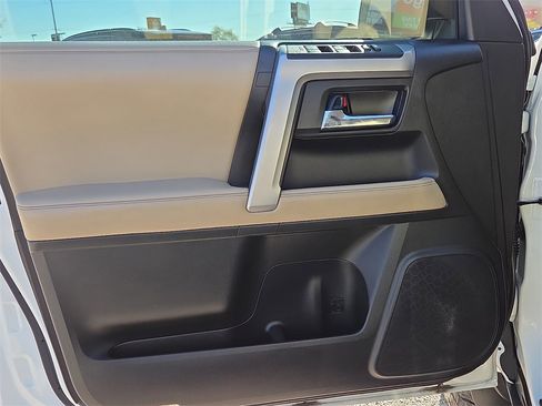 Certified 2022 Toyota 4Runner SR5 Premium image 16