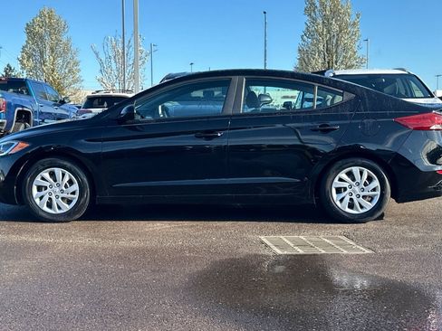 Used 2017 Hyundai Elantra SE w/ Cargo Package image 7