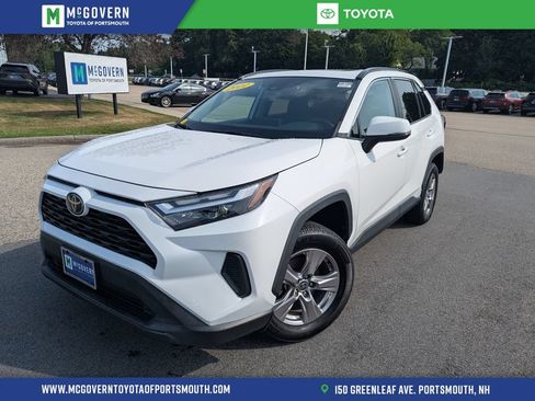 Used 2022 Toyota RAV4 XLE w/ Convenience Package FWD image 1