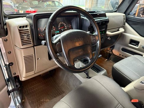Used 2003 Jeep Wrangler Sahara AWD/4WD image 9