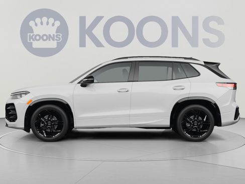 Used 2024 Volkswagen Tiguan SE R-Line FWD image 2