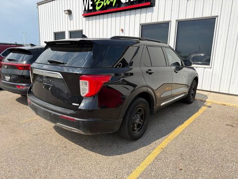 Used 2020 Ford Explorer XLT w/ Equipment Group 202A AWD/4WD image 3