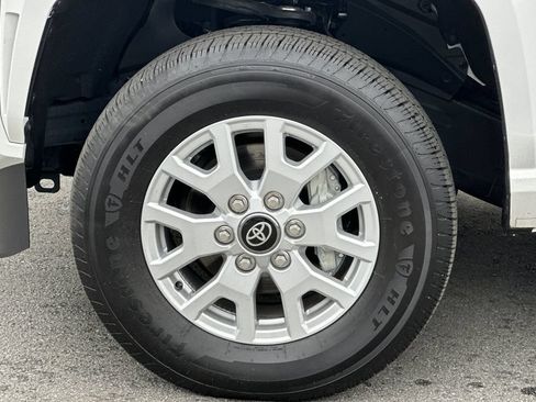 Used 2024 Toyota Tacoma SR5 AWD/4WD image 25