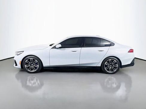 Used 2024 BMW 540i xDrive w/ Premium Package AWD/4WD image 8