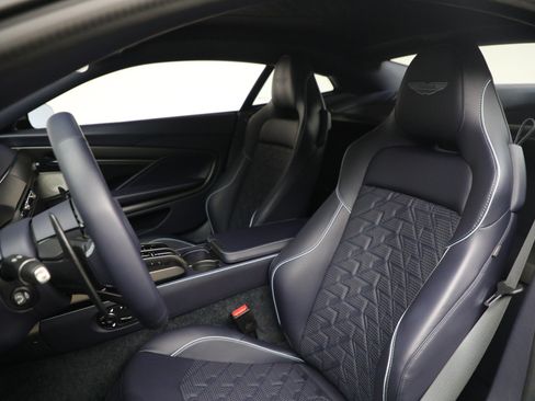 Used 2025 Aston Martin Vanquish RWD image 15