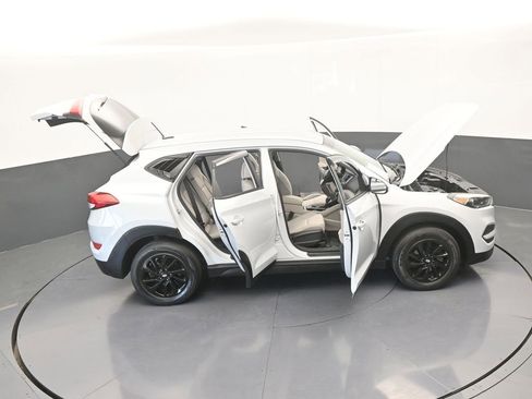 Used 2017 Hyundai Tucson SE image 66