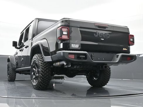 Used 2024 Jeep Gladiator Sport image 50