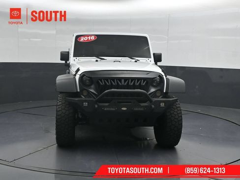 Used 2016 Jeep Wrangler Unlimited Sport w/ Connectivity Group AWD/4WD image 5