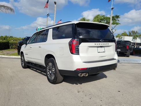Used 2025 Chevrolet Suburban Z71 AWD/4WD image 7