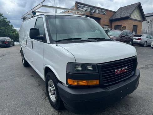 Used 2018 GMC Savana 2500 RWD image 1